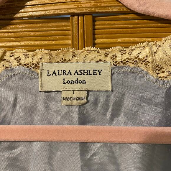 VTG Laura Ashley London 3-Piece Satin Lounge Set Robe Top Pants Blue Lace Large - Picture 5 of 15